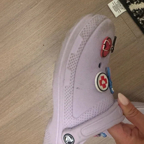 CROCS in Soft Purple with inside fur - Picture 3 of 8